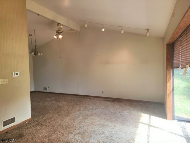 14 Trenton Pl, Newton Town, NJ 07860