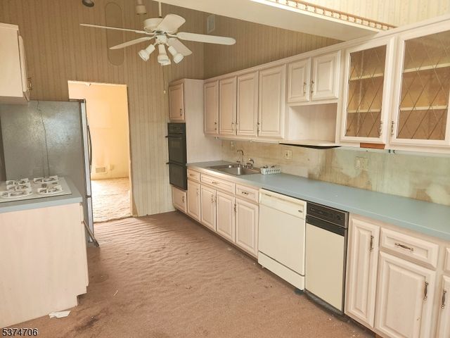 14 Trenton Pl, Newton Town, NJ 07860