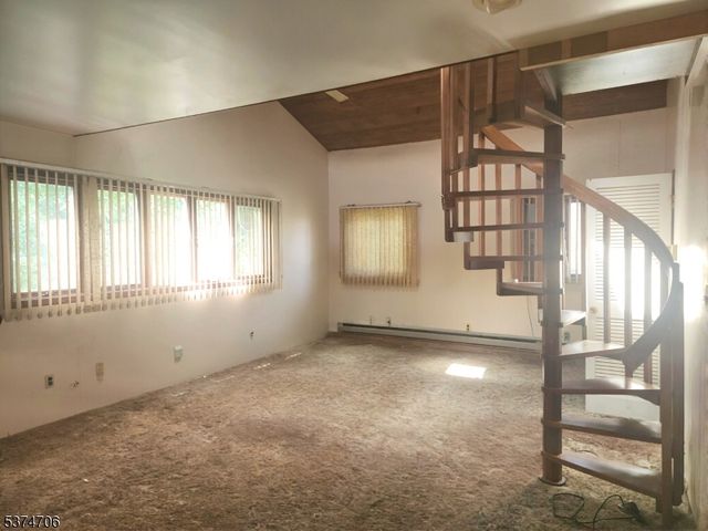 14 Trenton Pl, Newton Town, NJ 07860