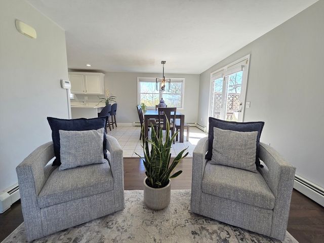 27 Middlesex Ave, Worcester, MA 01604