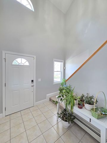 27 Middlesex Ave, Worcester, MA 01604