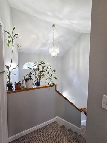 27 Middlesex Ave, Worcester, MA 01604