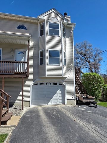 27 Middlesex Ave, Worcester, MA 01604