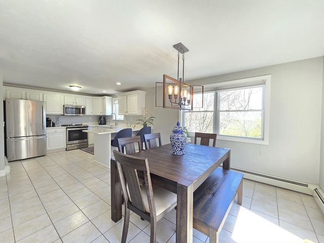 27 Middlesex Ave, Worcester, MA 01604