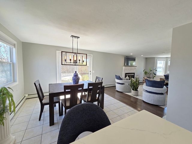 27 Middlesex Ave, Worcester, MA 01604
