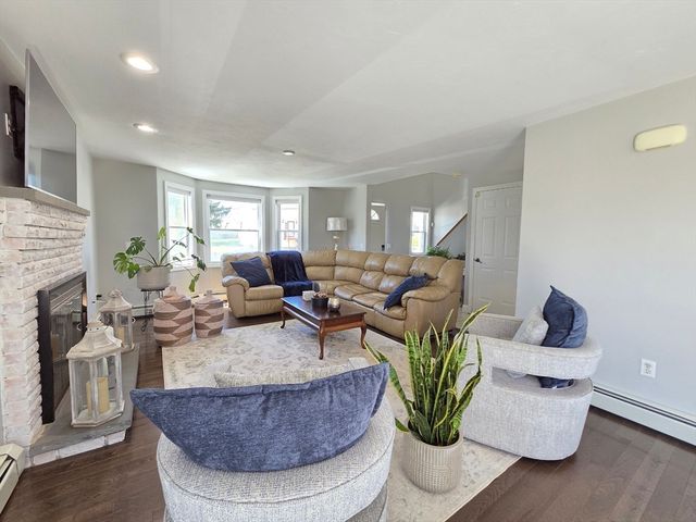 27 Middlesex Ave, Worcester, MA 01604