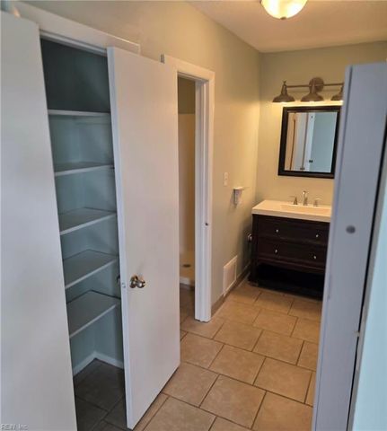 708 Alder CIR, Virginia Beach, VA 23462
