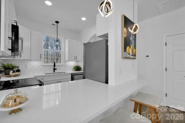 8131 Kings Creek Drive, Charlotte, NC 28273