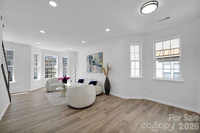 8131 Kings Creek Drive, Charlotte, NC 28273