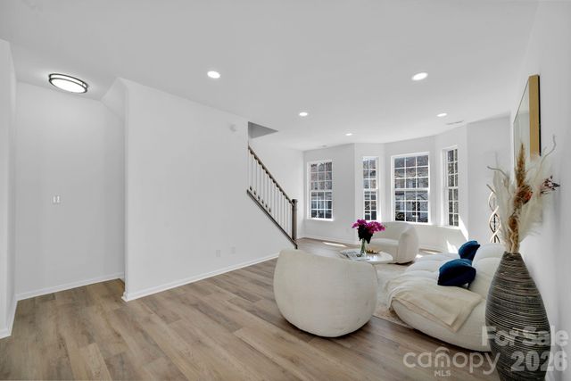 8131 Kings Creek Drive, Charlotte, NC 28273