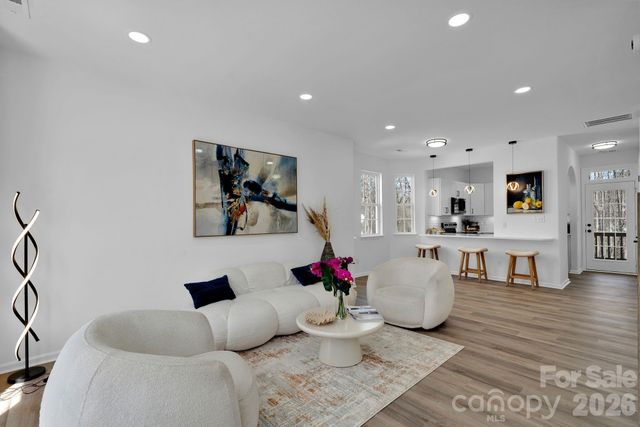 8131 Kings Creek Drive, Charlotte, NC 28273