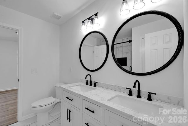 8131 Kings Creek Drive, Charlotte, NC 28273