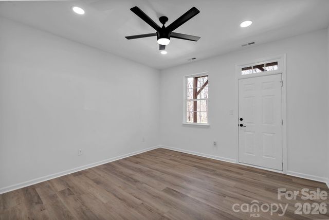 8131 Kings Creek Drive, Charlotte, NC 28273