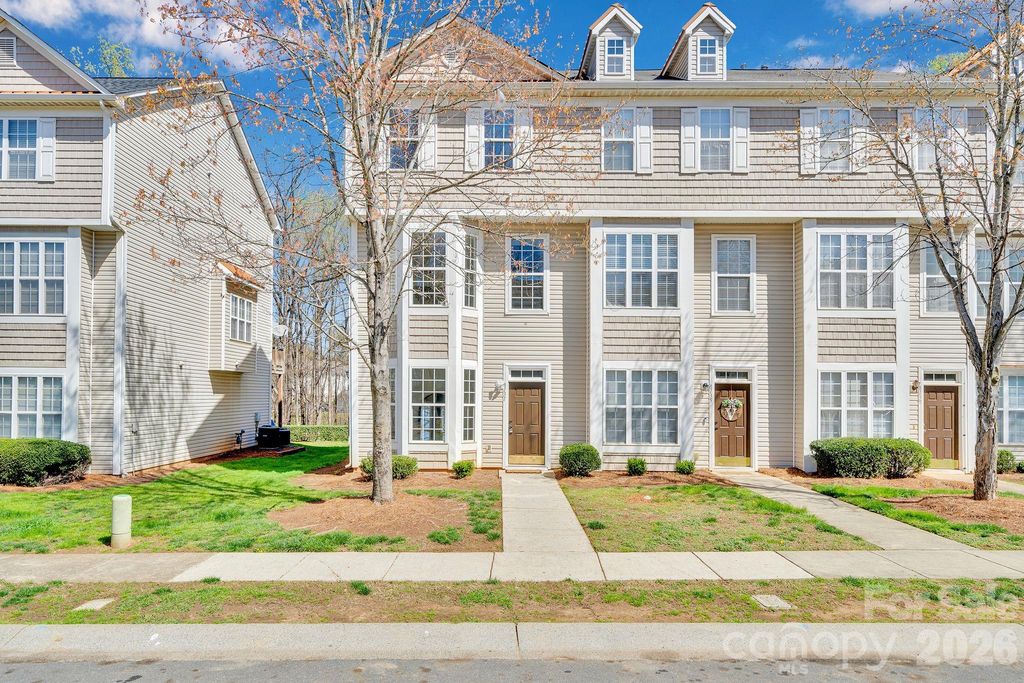 8131 Kings Creek Drive, Charlotte, NC 28273