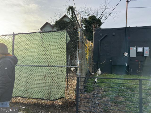 2203 CHANNING ST NE, Washington, DC 20018