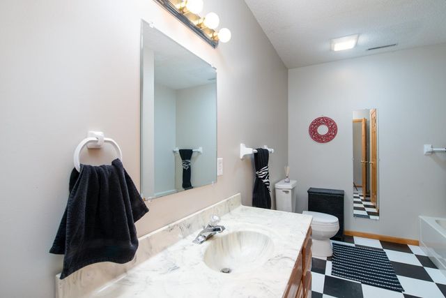 1524 Squirrels Nest Road, Kasota, MN 56050