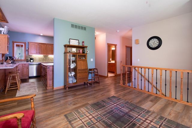 1524 Squirrels Nest Road, Kasota, MN 56050