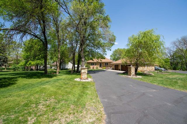 1524 Squirrels Nest Road, Kasota, MN 56050