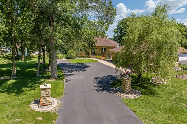 1524 Squirrels Nest Road, Kasota, MN 56050