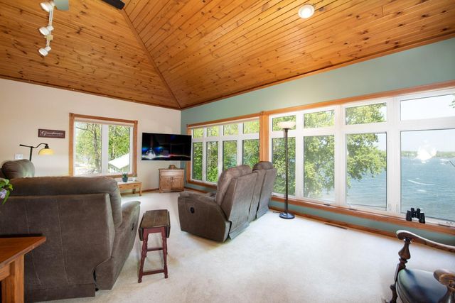 1524 Squirrels Nest Road, Kasota, MN 56050
