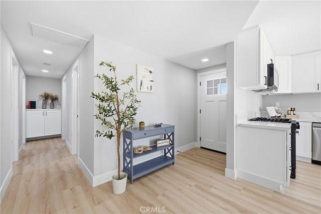 8688 Denver Street, Ventura, CA 93004