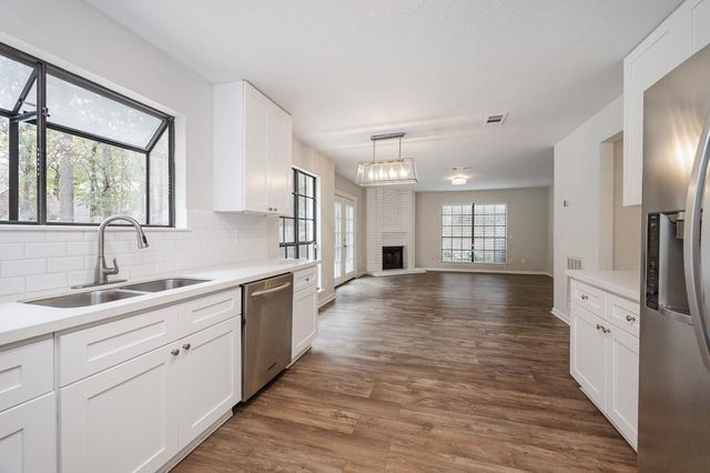 86 W Stony Bridge Circle, The Woodlands, TX 77381