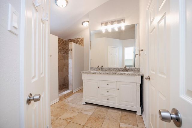 86 W Stony Bridge Circle, The Woodlands, TX 77381