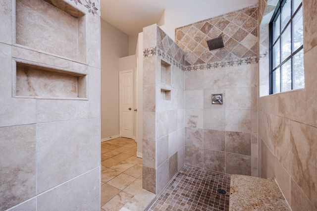86 W Stony Bridge Circle, The Woodlands, TX 77381