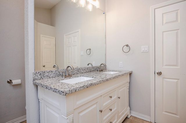 86 W Stony Bridge Circle, The Woodlands, TX 77381