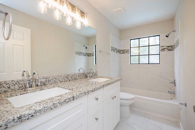 86 W Stony Bridge Circle, The Woodlands, TX 77381