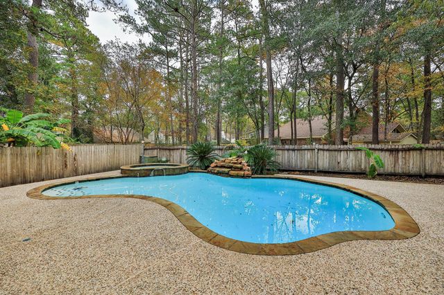 86 W Stony Bridge Circle, The Woodlands, TX 77381