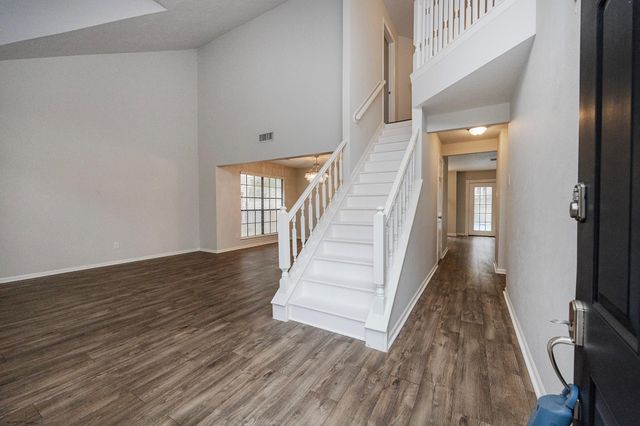 86 W Stony Bridge Circle, The Woodlands, TX 77381