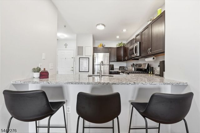 242 The Promenade 242, Edgewater Boro, NJ 07020