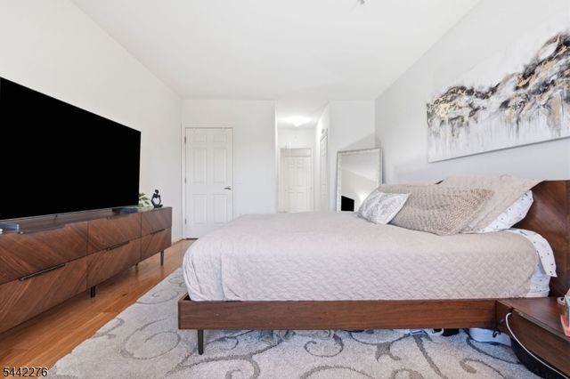 242 The Promenade 242, Edgewater Boro, NJ 07020