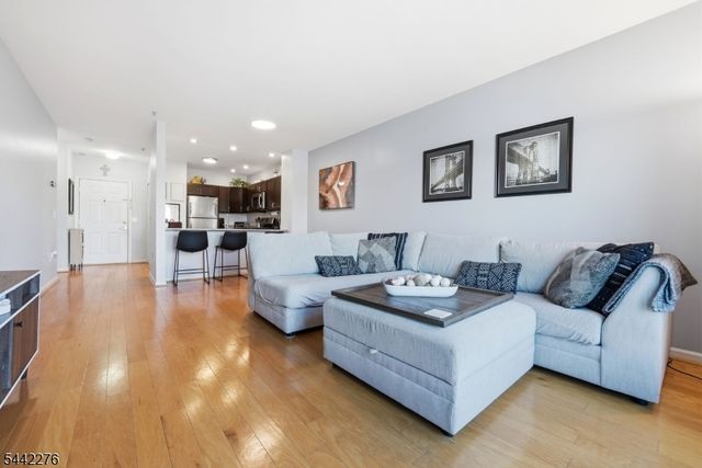 242 The Promenade 242, Edgewater Boro, NJ 07020