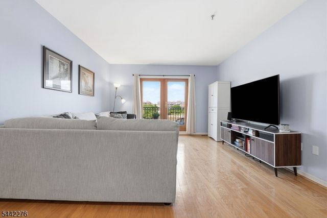 242 The Promenade 242, Edgewater Boro, NJ 07020