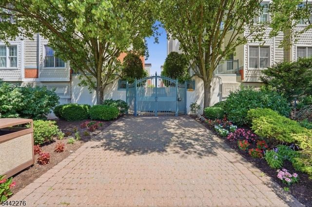242 The Promenade 242, Edgewater Boro, NJ 07020