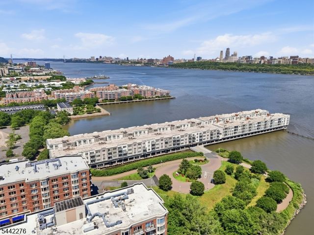 242 The Promenade 242, Edgewater Boro, NJ 07020