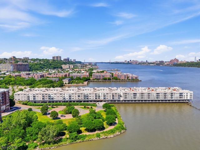 242 The Promenade 242, Edgewater Boro, NJ 07020