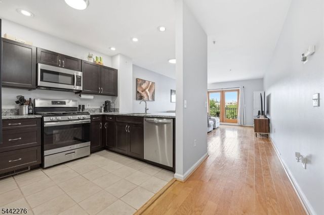 242 The Promenade 242, Edgewater Boro, NJ 07020