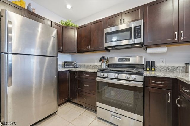 242 The Promenade 242, Edgewater Boro, NJ 07020