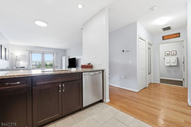 242 The Promenade 242, Edgewater Boro, NJ 07020