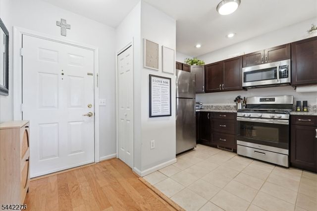 242 The Promenade 242, Edgewater Boro, NJ 07020