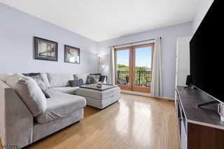 242 The Promenade 242, Edgewater Boro, NJ 07020