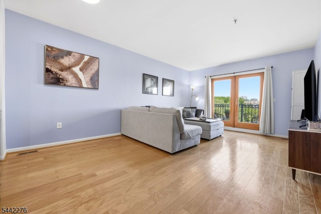 242 The Promenade 242, Edgewater Boro, NJ 07020 — photo 2