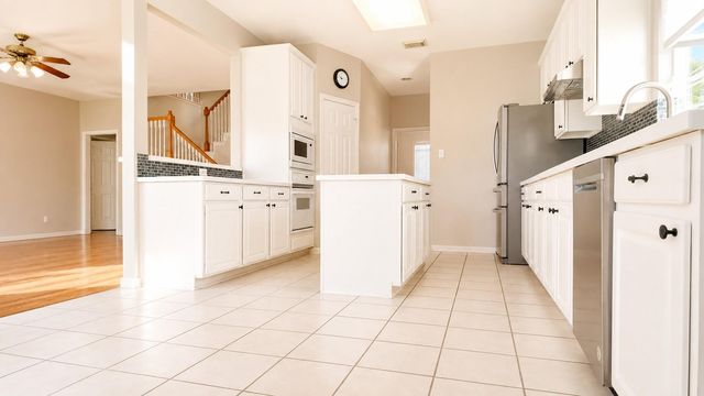 2438 Weatherford Drive, Pearland, TX 77584
