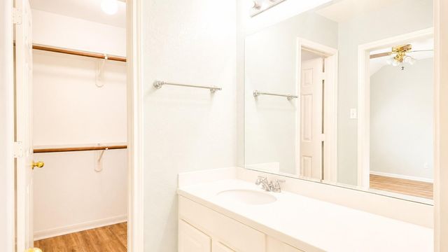 2438 Weatherford Drive, Pearland, TX 77584