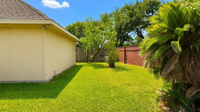2438 Weatherford Drive, Pearland, TX 77584