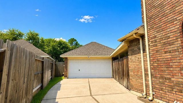 2438 Weatherford Drive, Pearland, TX 77584