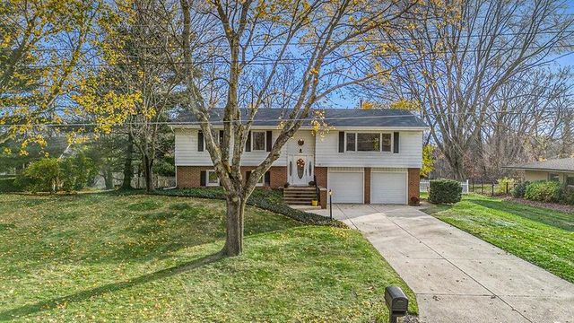 1640 Karen Court, St. Joseph, MI 49085